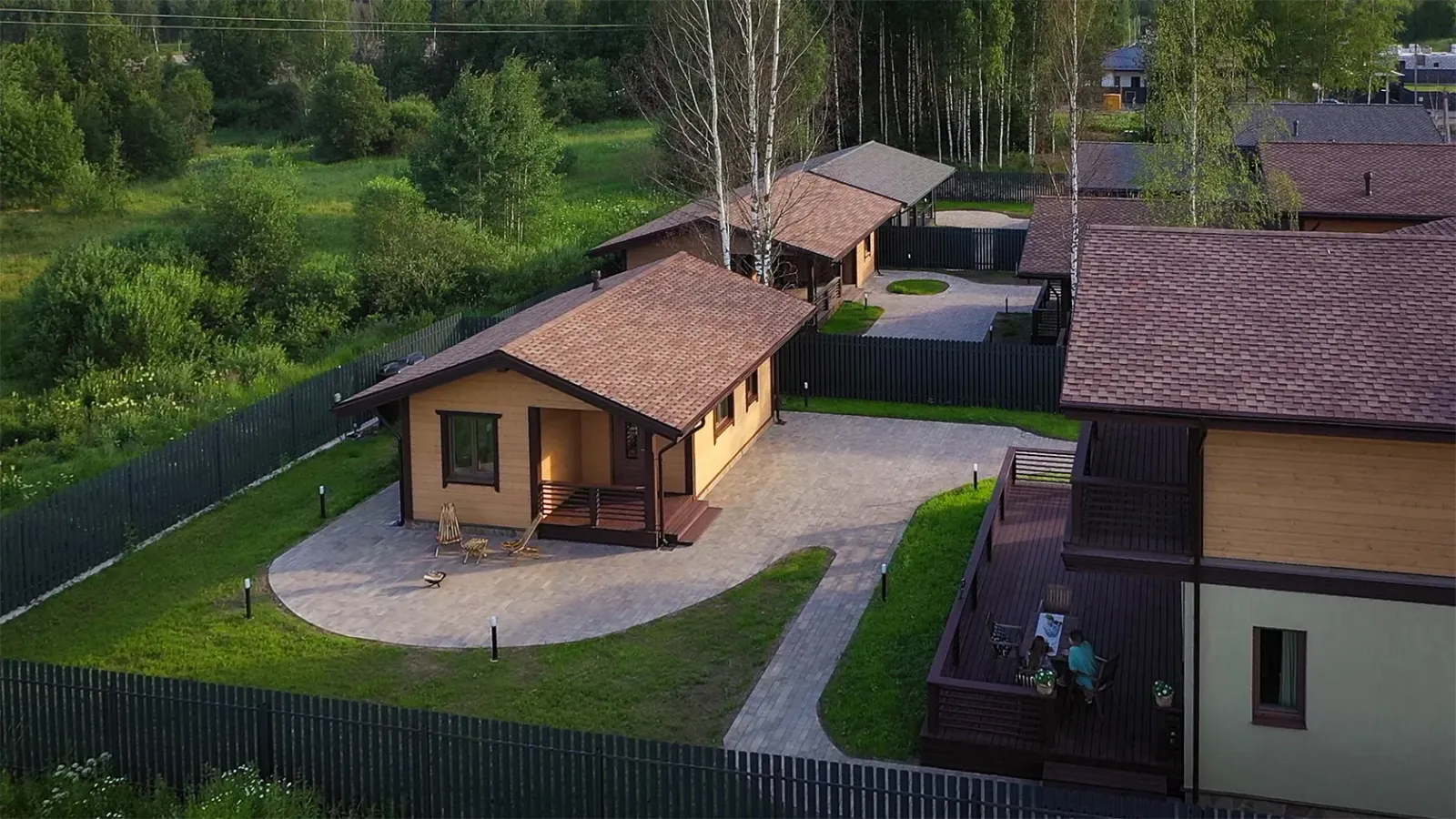 Реальный объект Дом с мебелью, баней и внутренней отделкой, ракурс 6