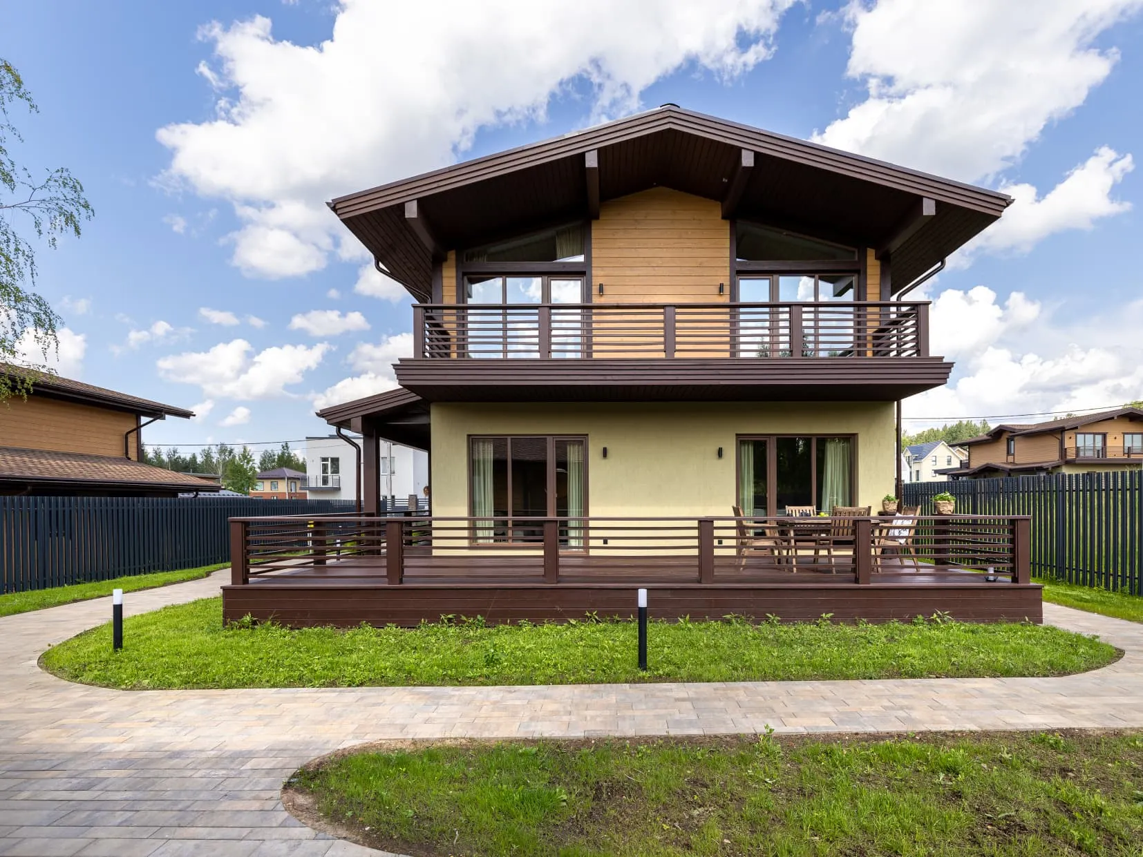 Проект дома Дом с мебелью, баней и внутренней отделкой, ракурс 1